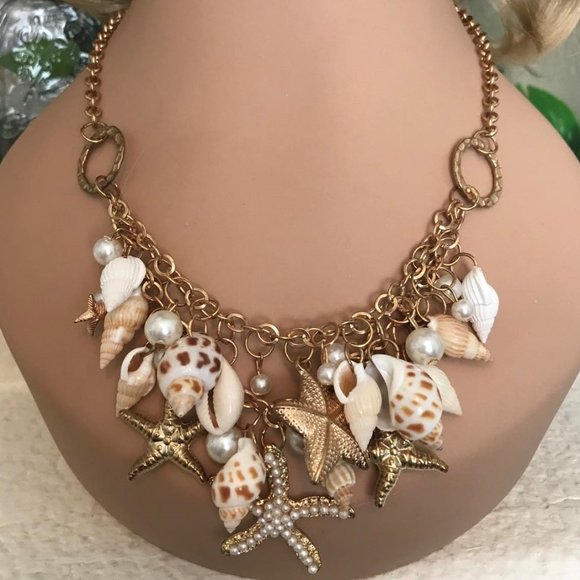 Statement Seashell Beach Style Bib Necklace - Picture 1 of 5